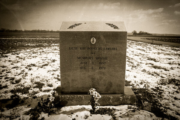 Memphis Minnie headstone at New Hope Cemetery near Walls, Ms. Nov.17,1998