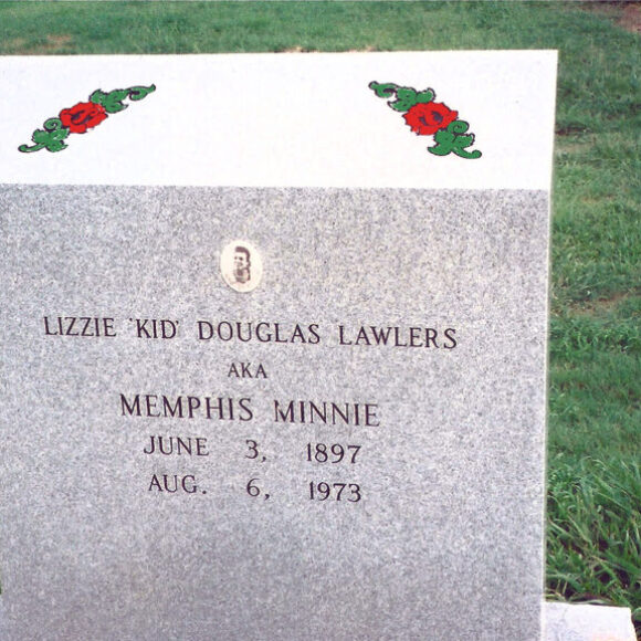 Headstone of Lizzie Lawlers