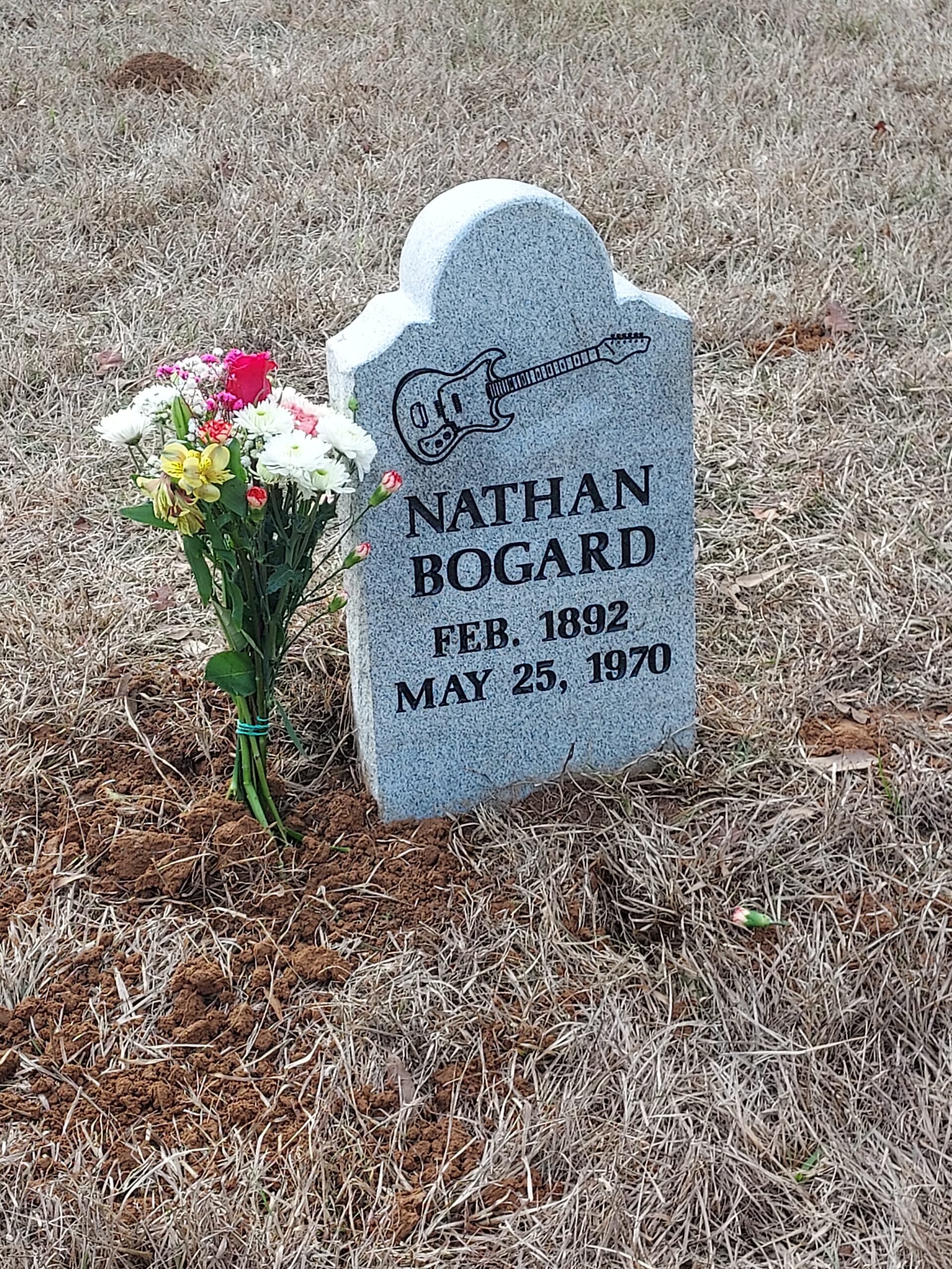 Headstone The headstone of Nathan Beauregard (Bogard) (Photo © Emily Hilliard 2023)
