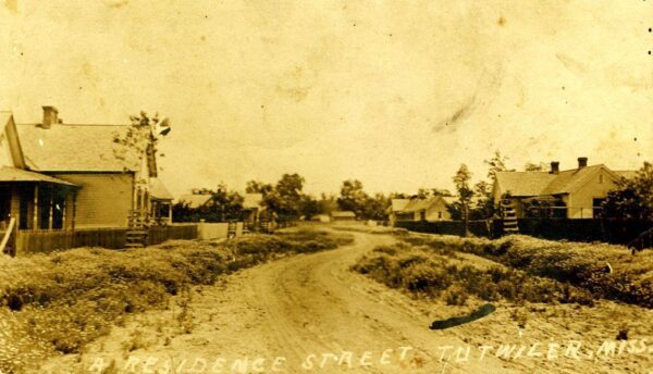 Unpaved street in Tutwiler circa 1920